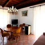 Casa Colonne Fiorite شقة