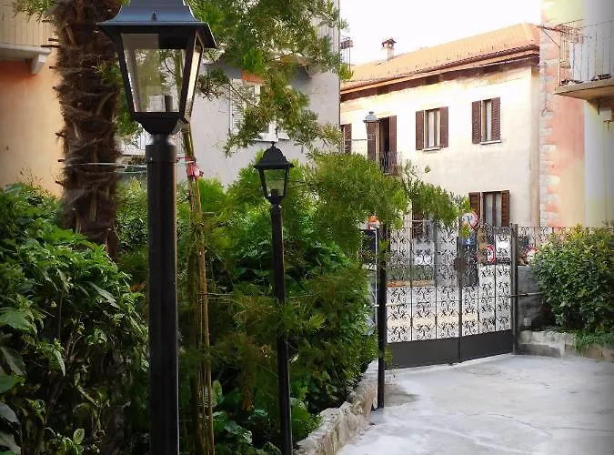 Casa Colonne Fiorite Cannobio